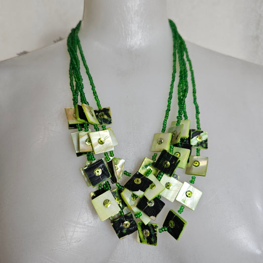 Green multi-row necklace