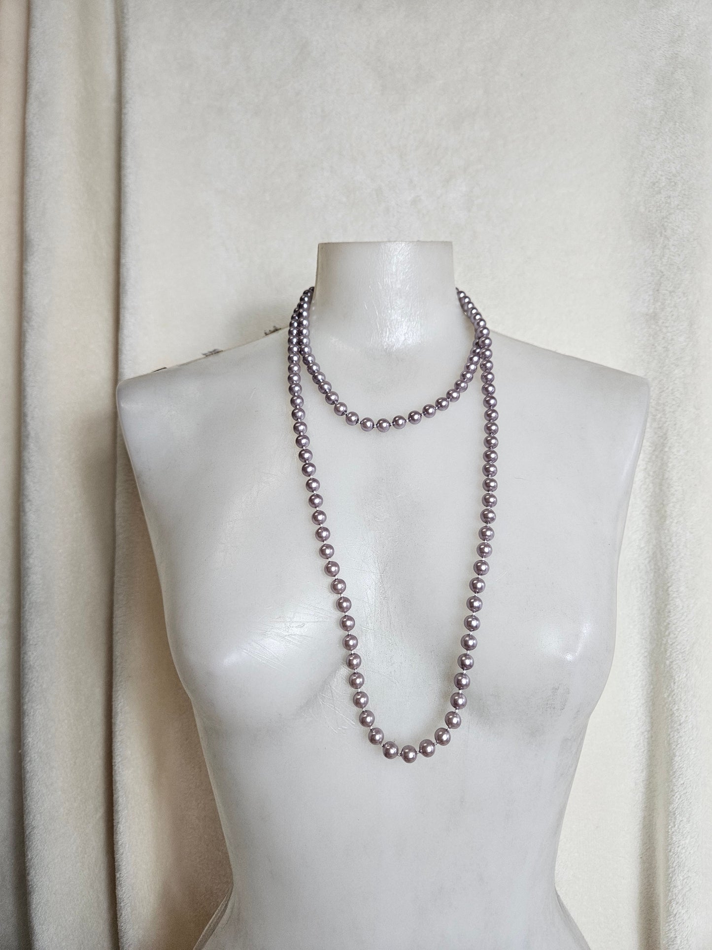 Collier de perles lilas
