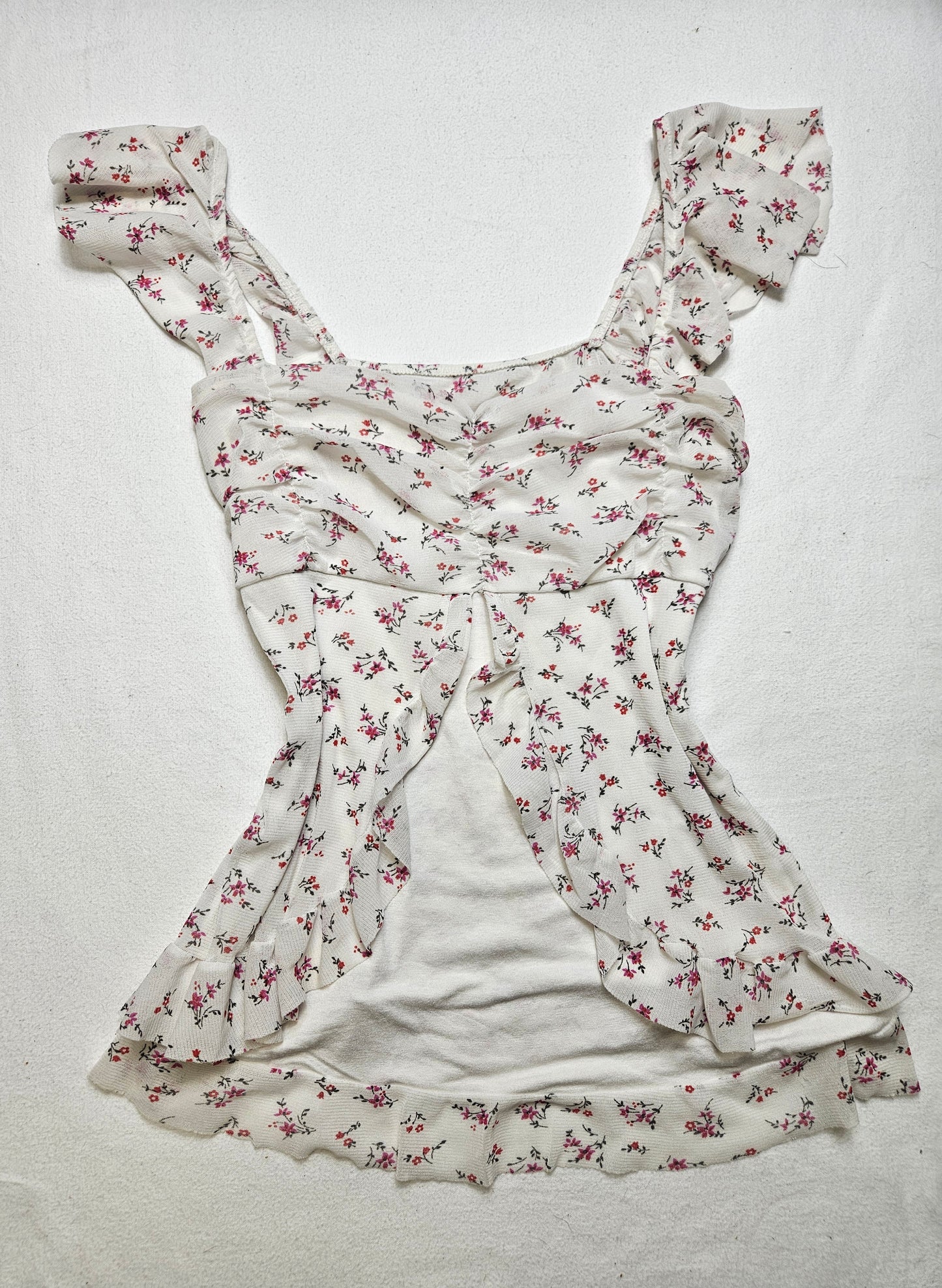 Haut en voile fleuri