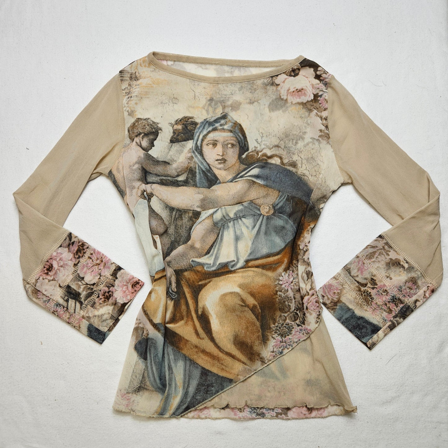 Haut en voile motif renaissance