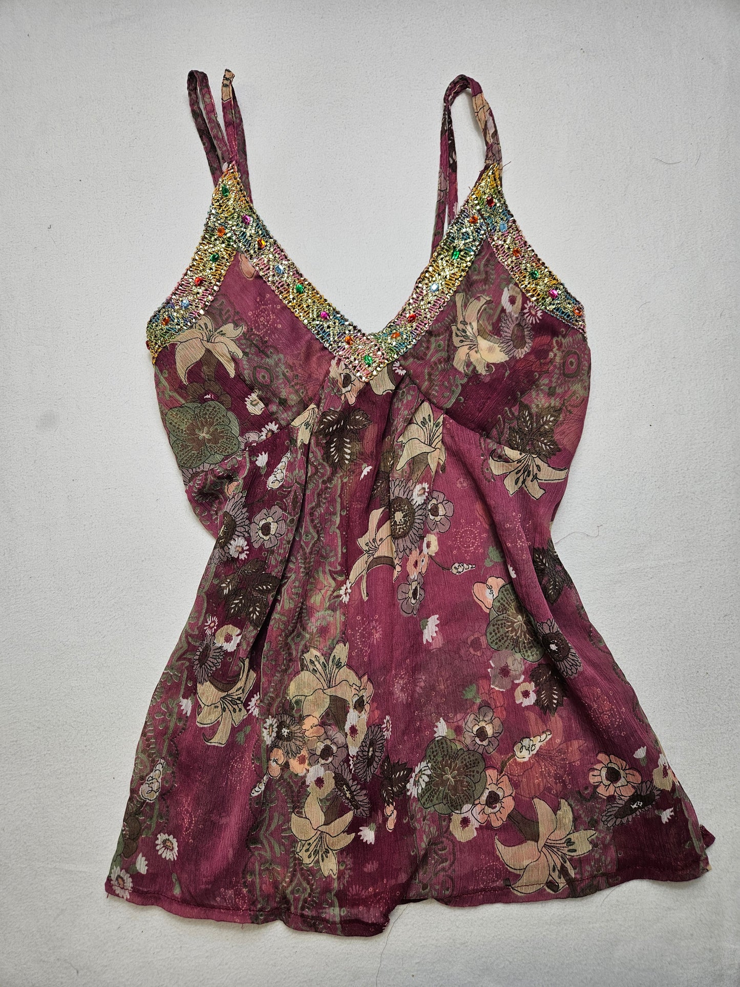 Haut en voile décolleté brodé