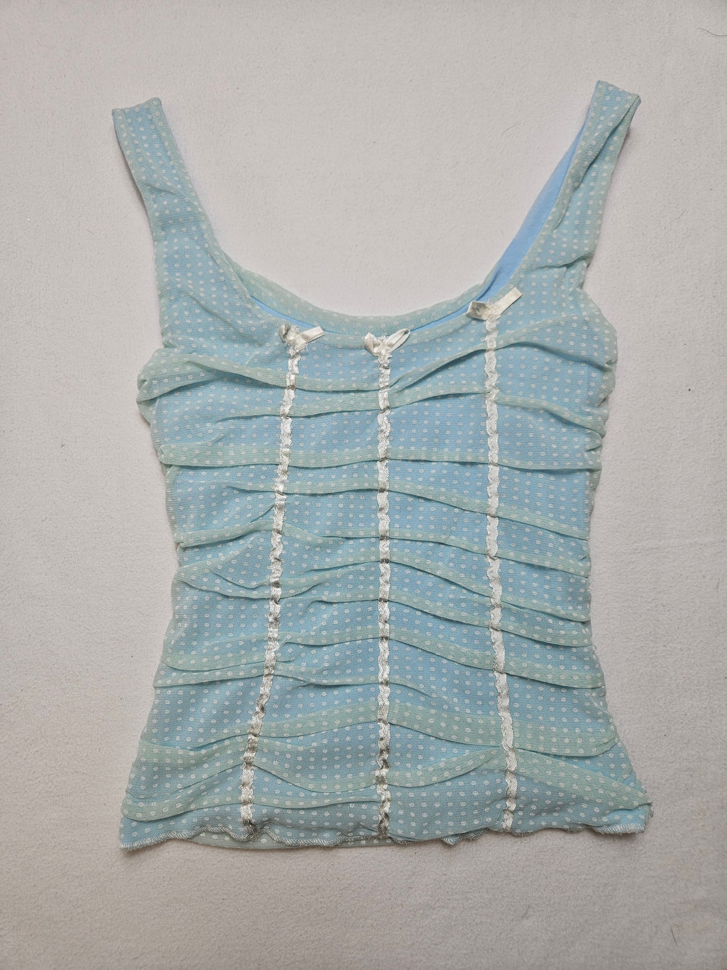 Haut en voile plissé à pois