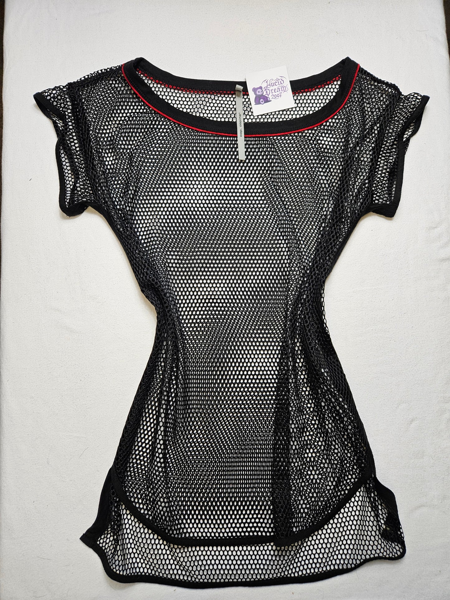 Haut long en résille cop copine