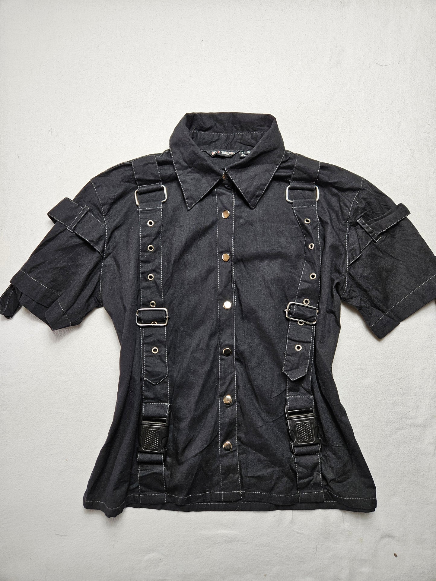 Chemise manches courtes détails sangles