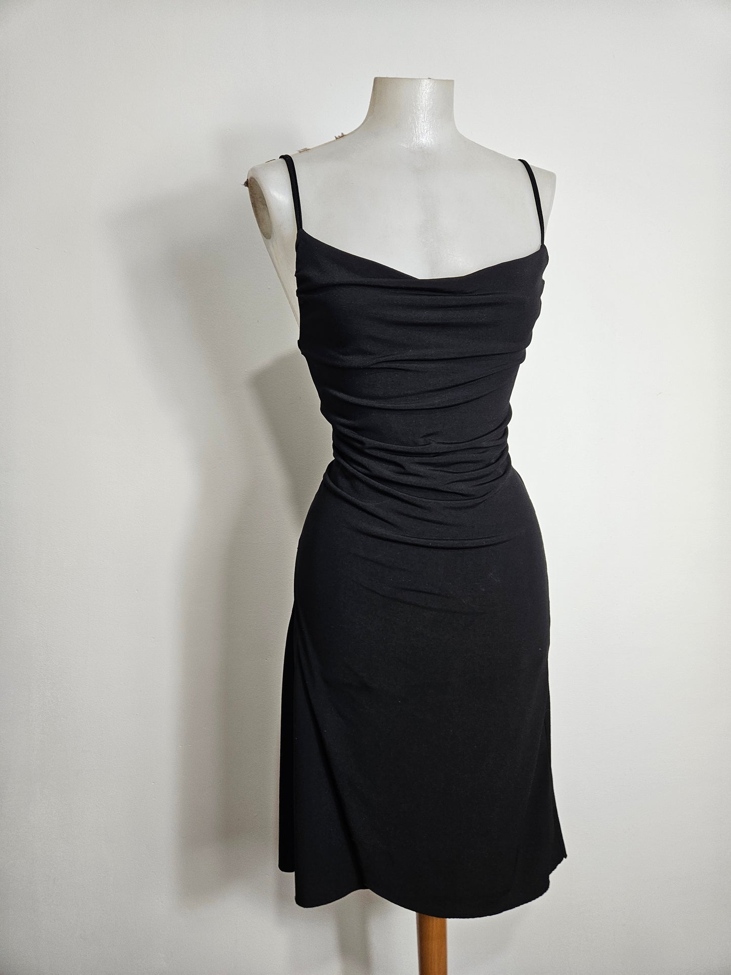 Robe cintrée col bénitier