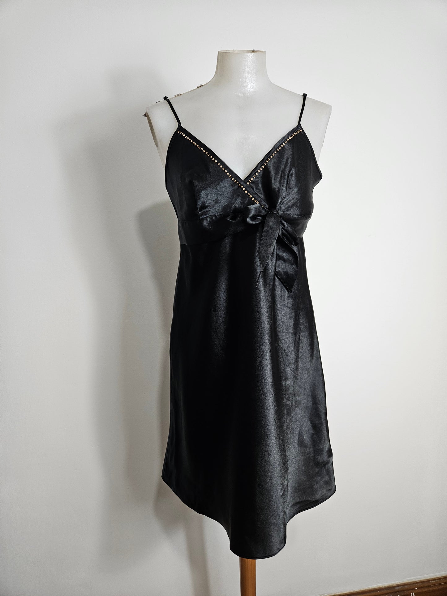 Robe nuisette satinée noire