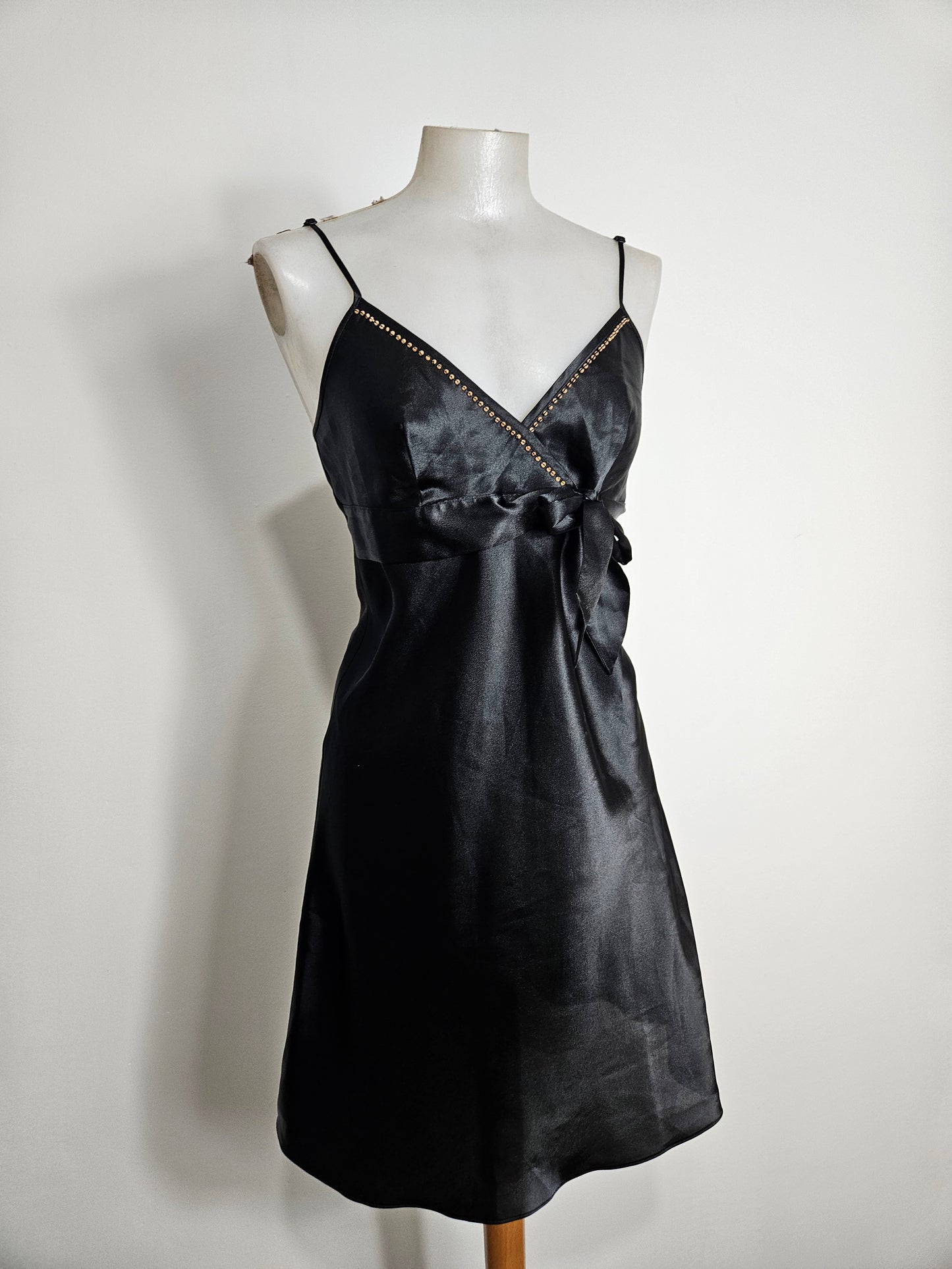 Robe nuisette satinée noire