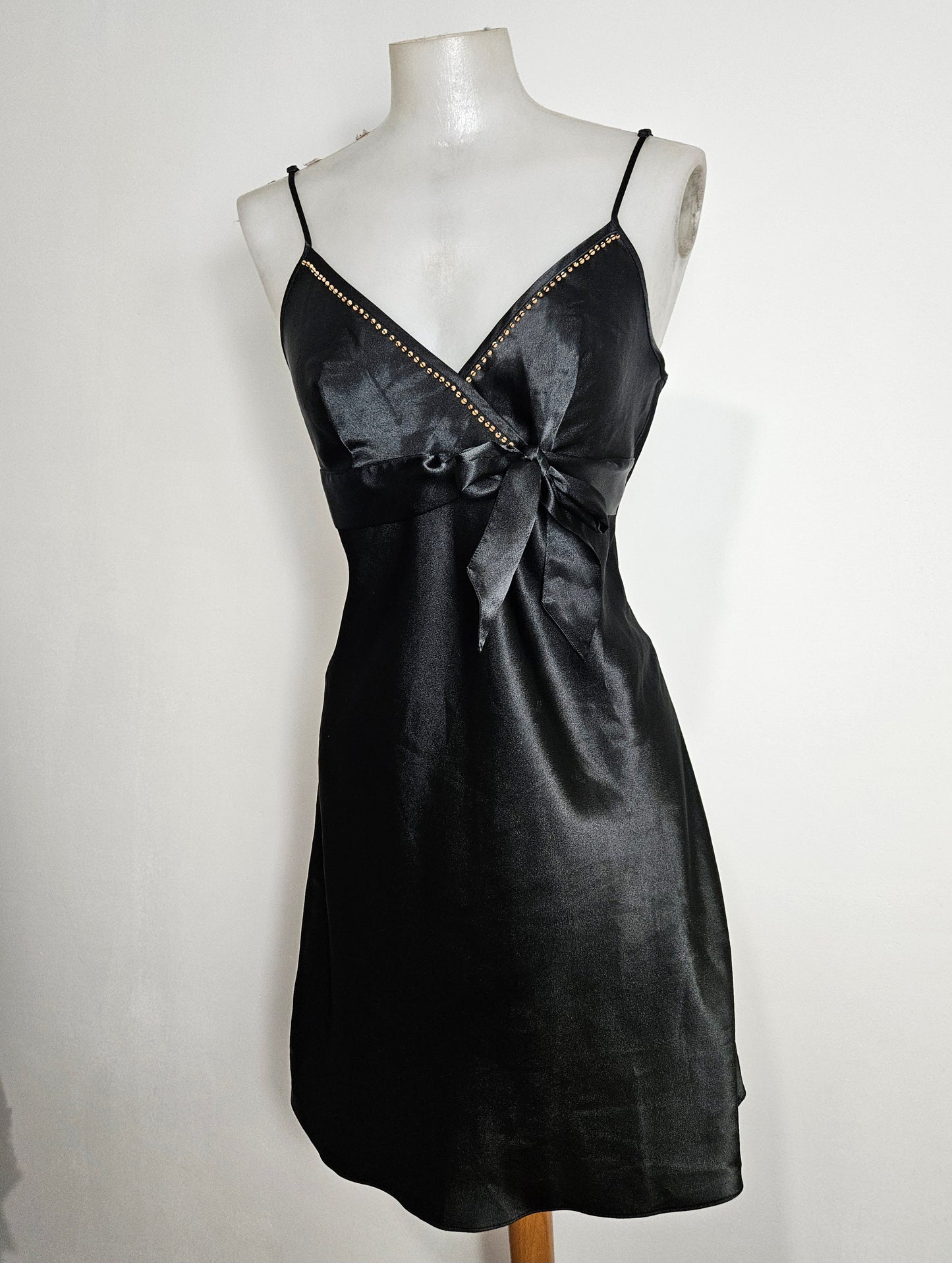 Robe nuisette satinée noire