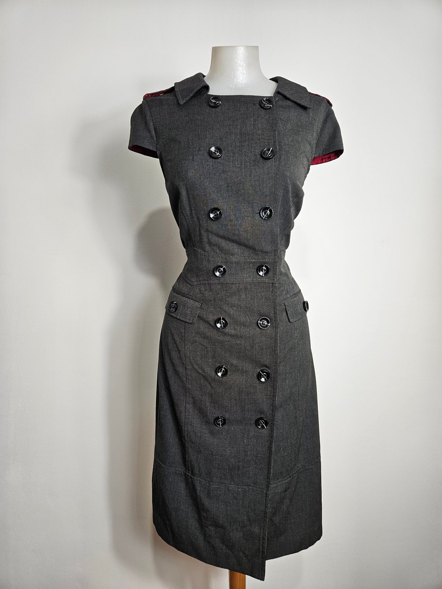 Robe rayée fermeture par boutonnage