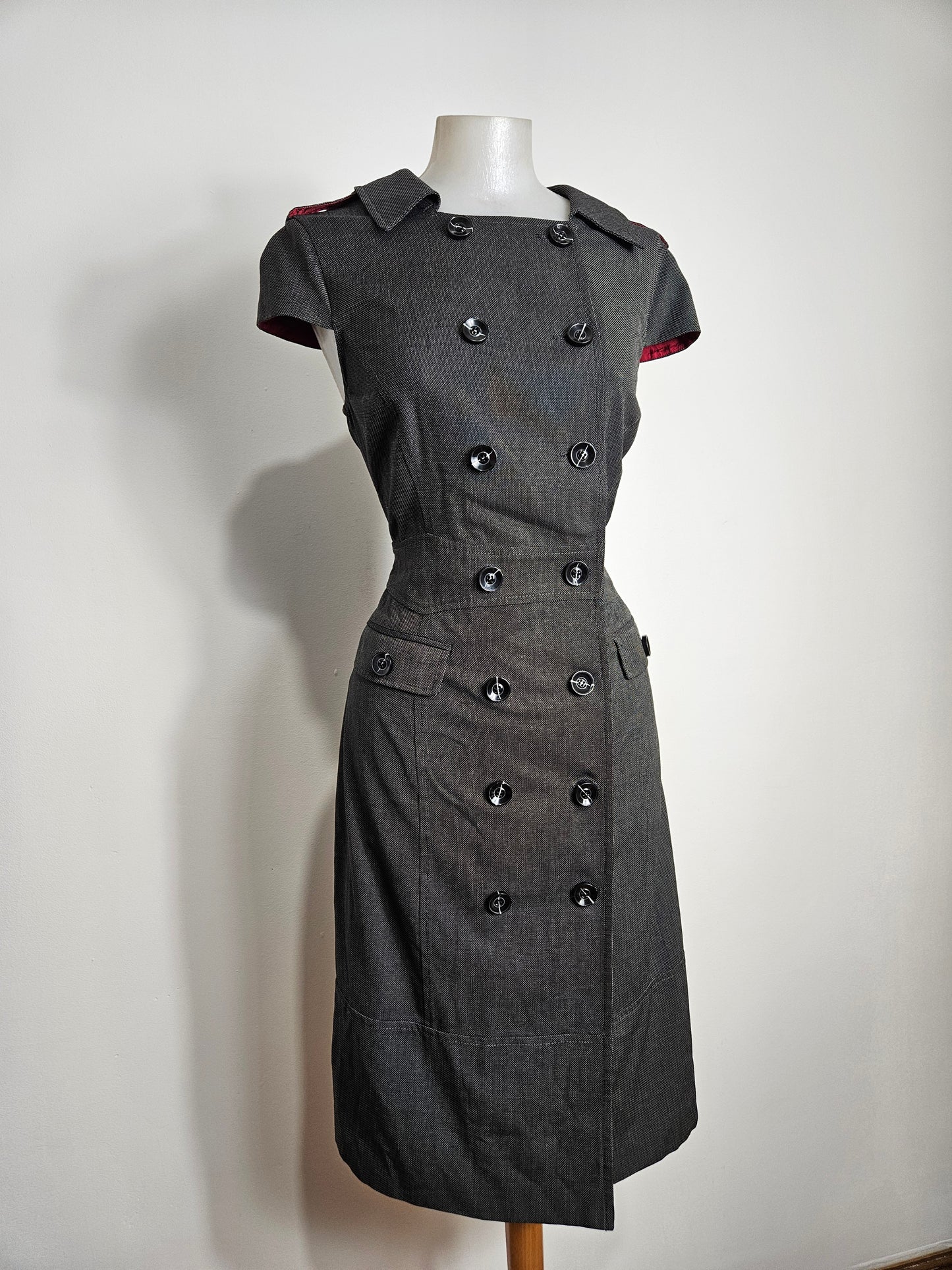 Robe rayée fermeture par boutonnage