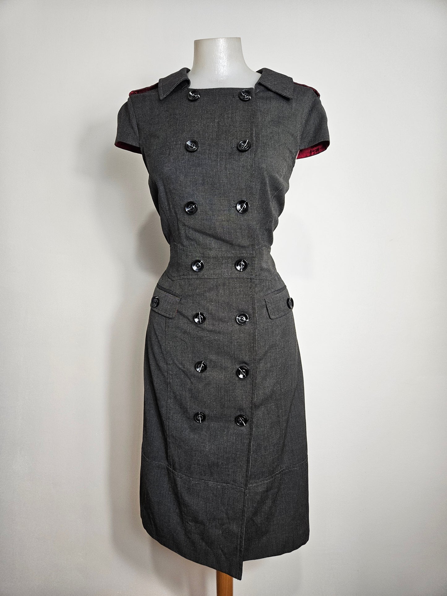 Robe rayée fermeture par boutonnage