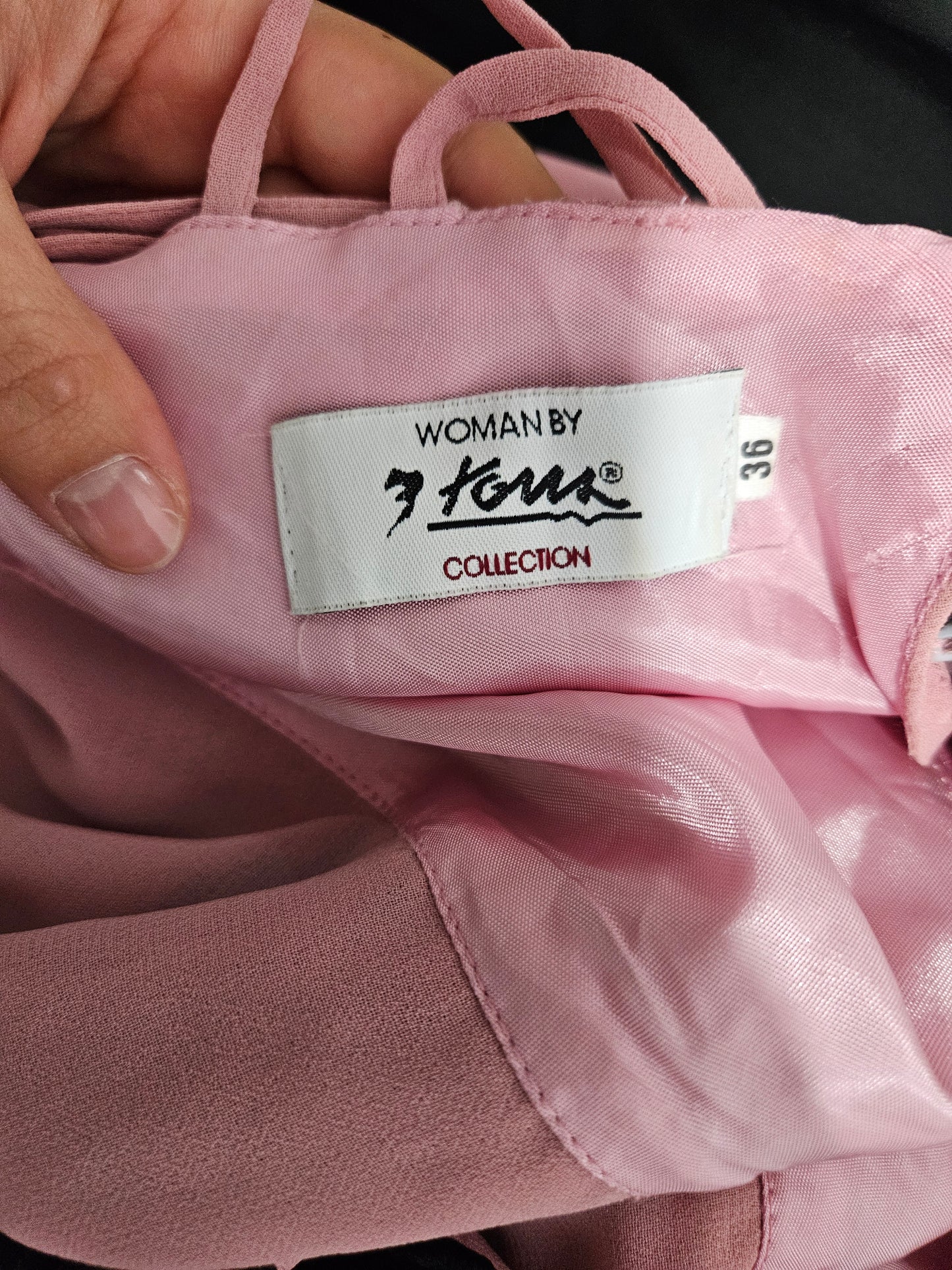 Maxi robe dos nu rose détails dentelle noire