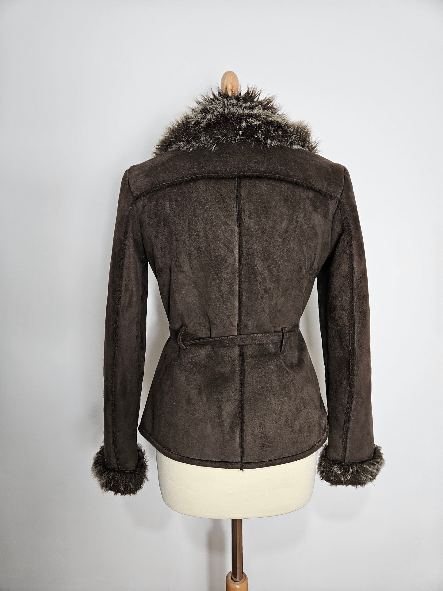 Manteau court en simili daim et fausse fourrure