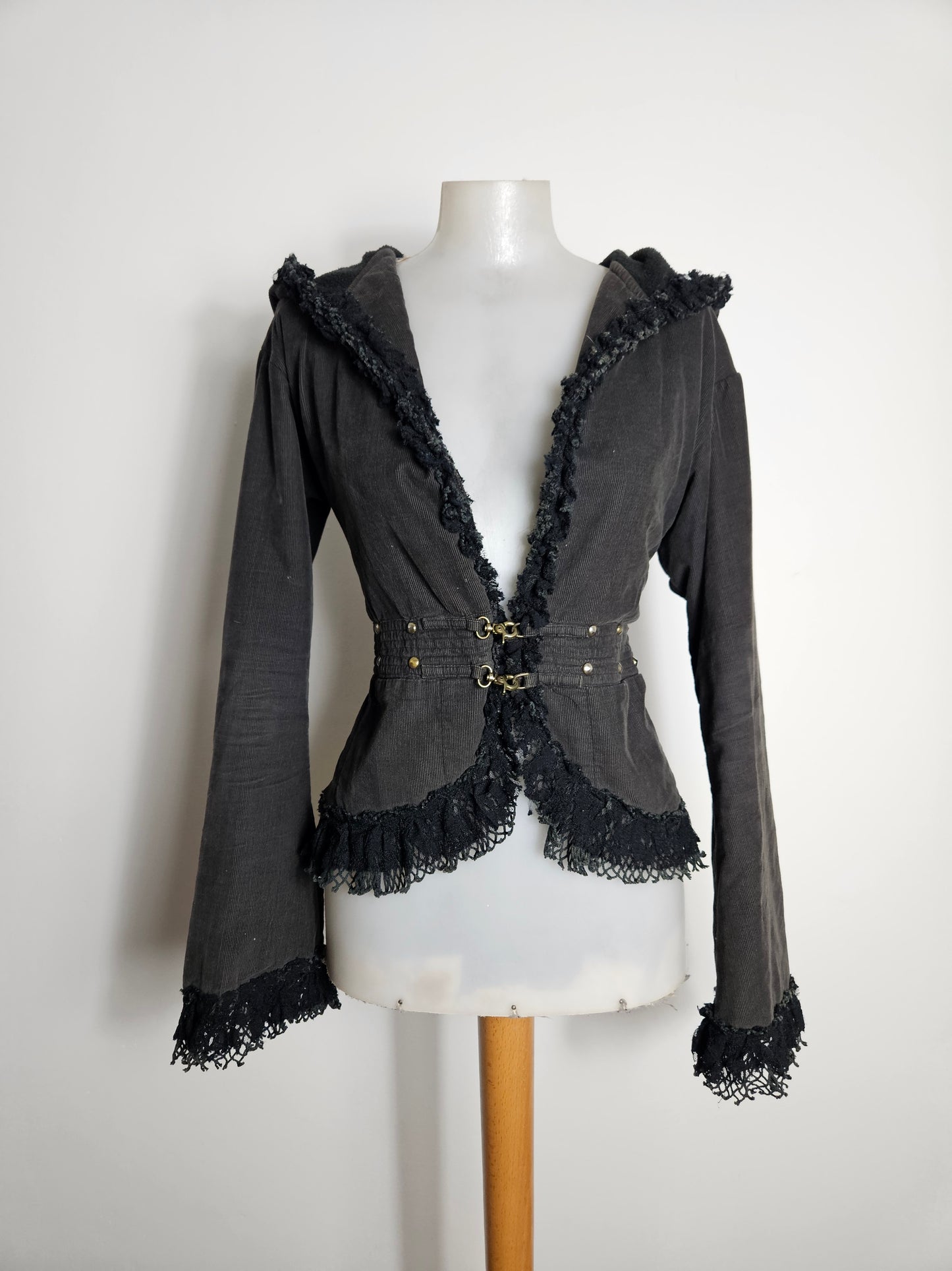 Manteau court à capuche