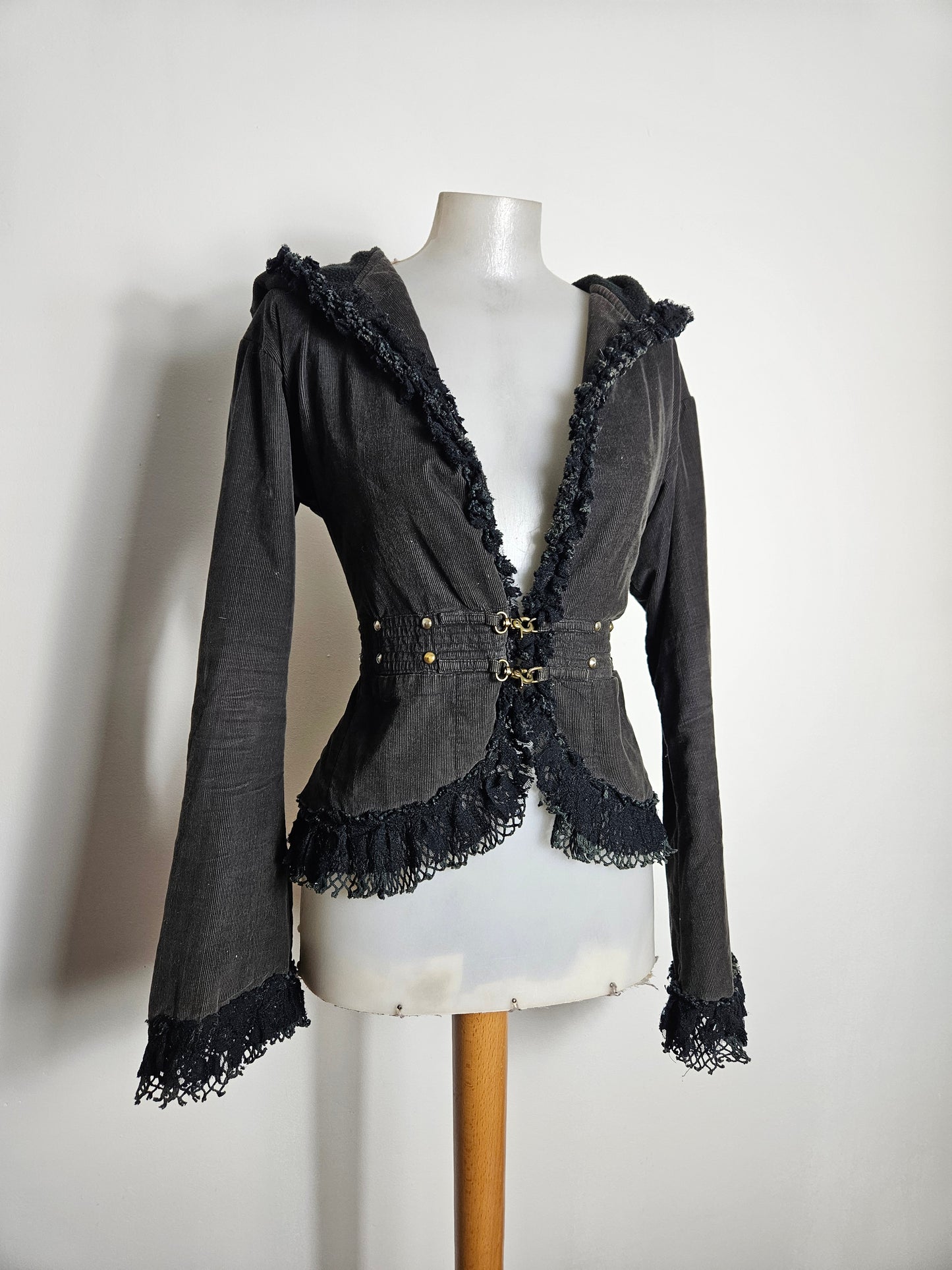 Manteau court à capuche