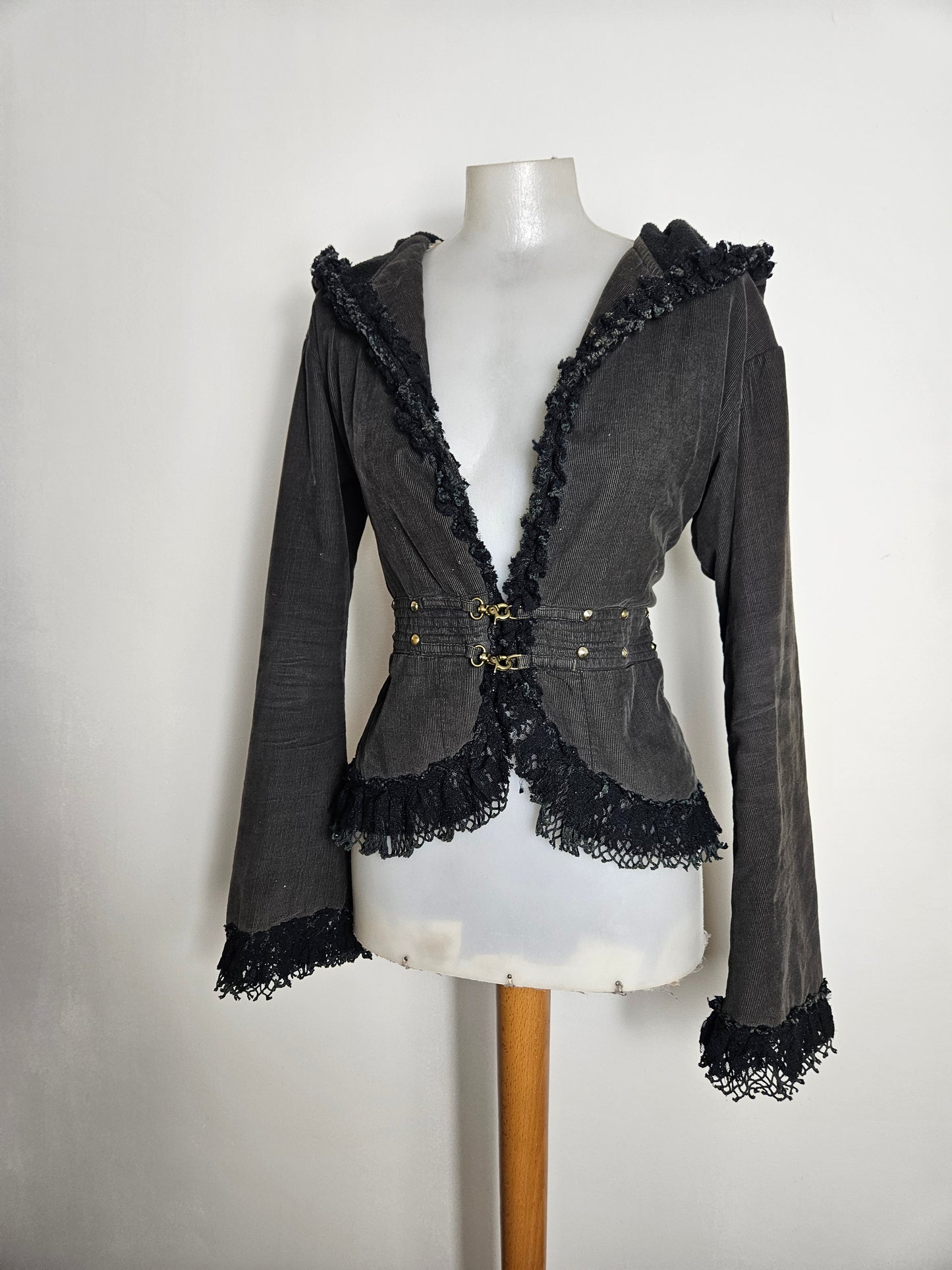 Manteau court à capuche