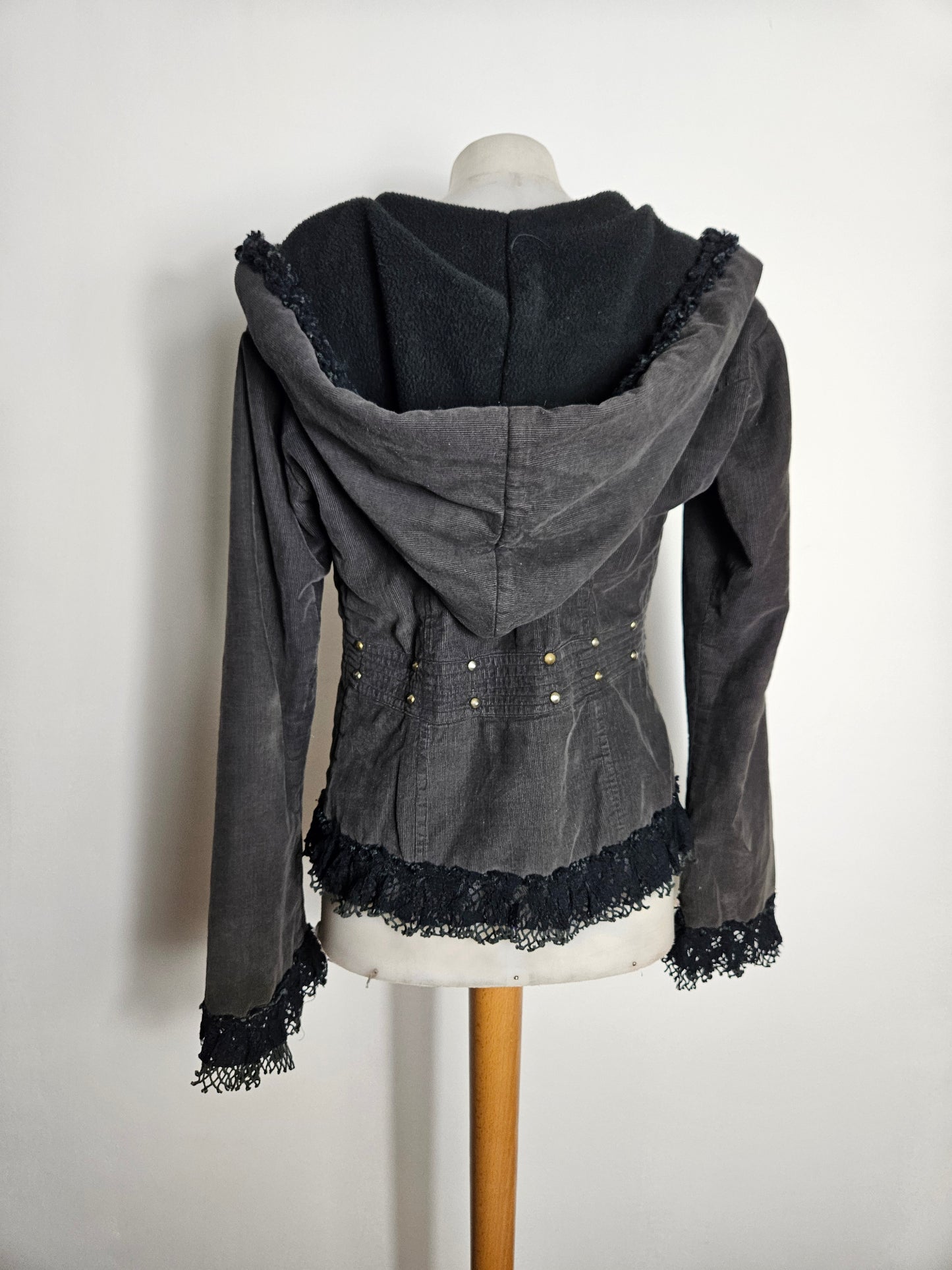 Manteau court à capuche