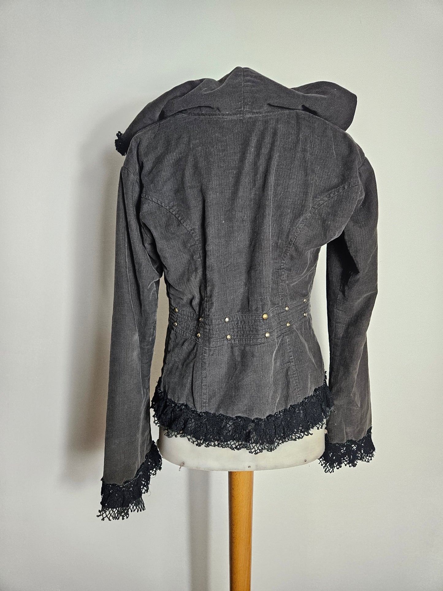 Manteau court à capuche