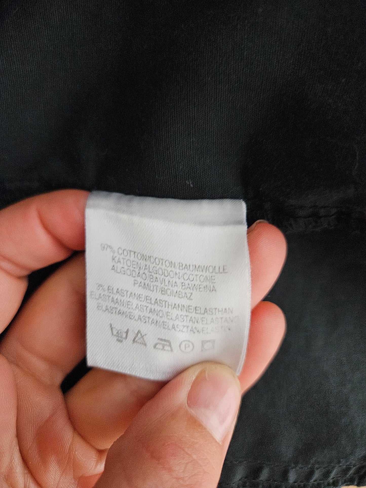 Chemise cintrée noire fermeture par agrafes