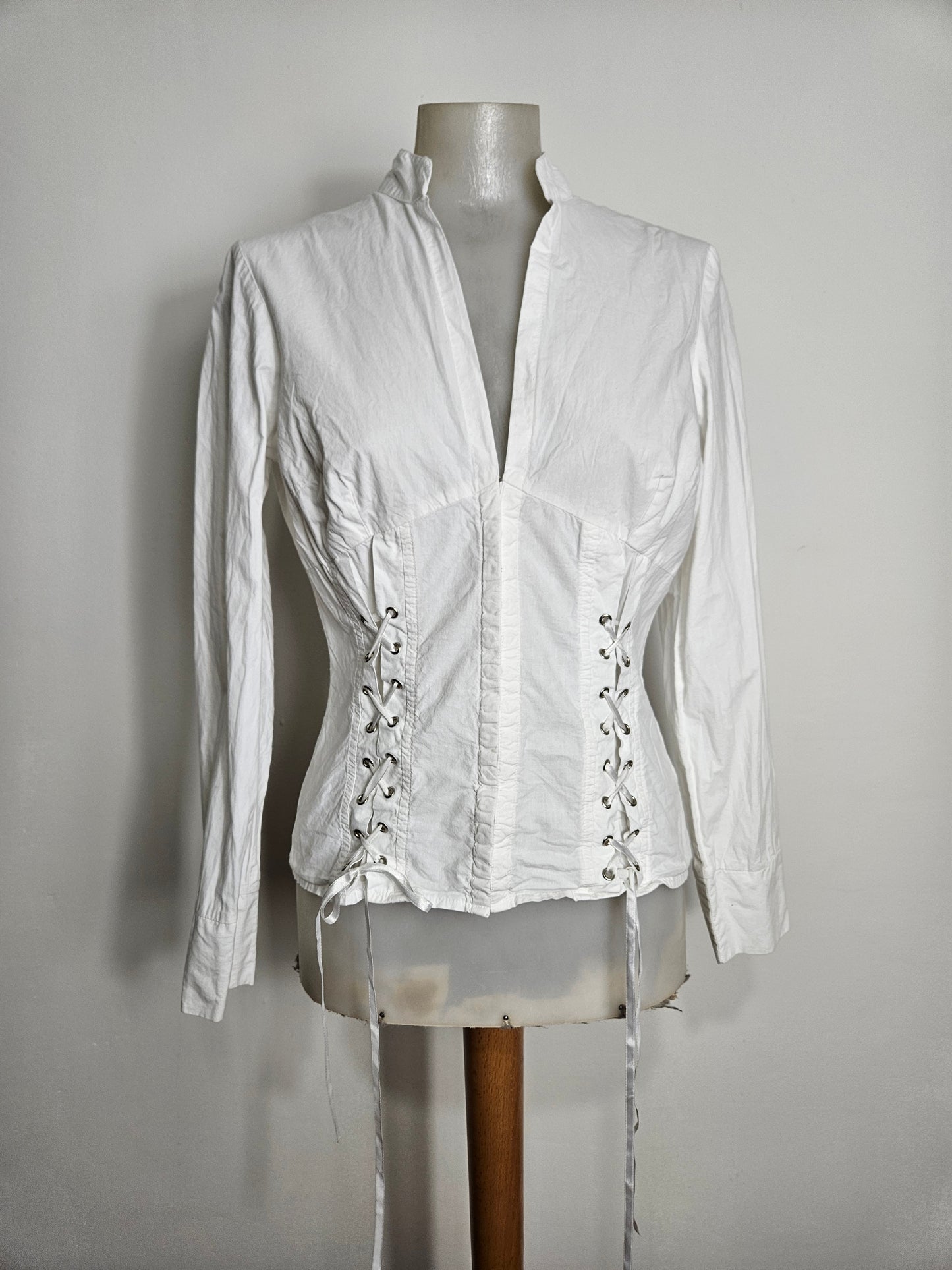 Chemise blanche détails laçage