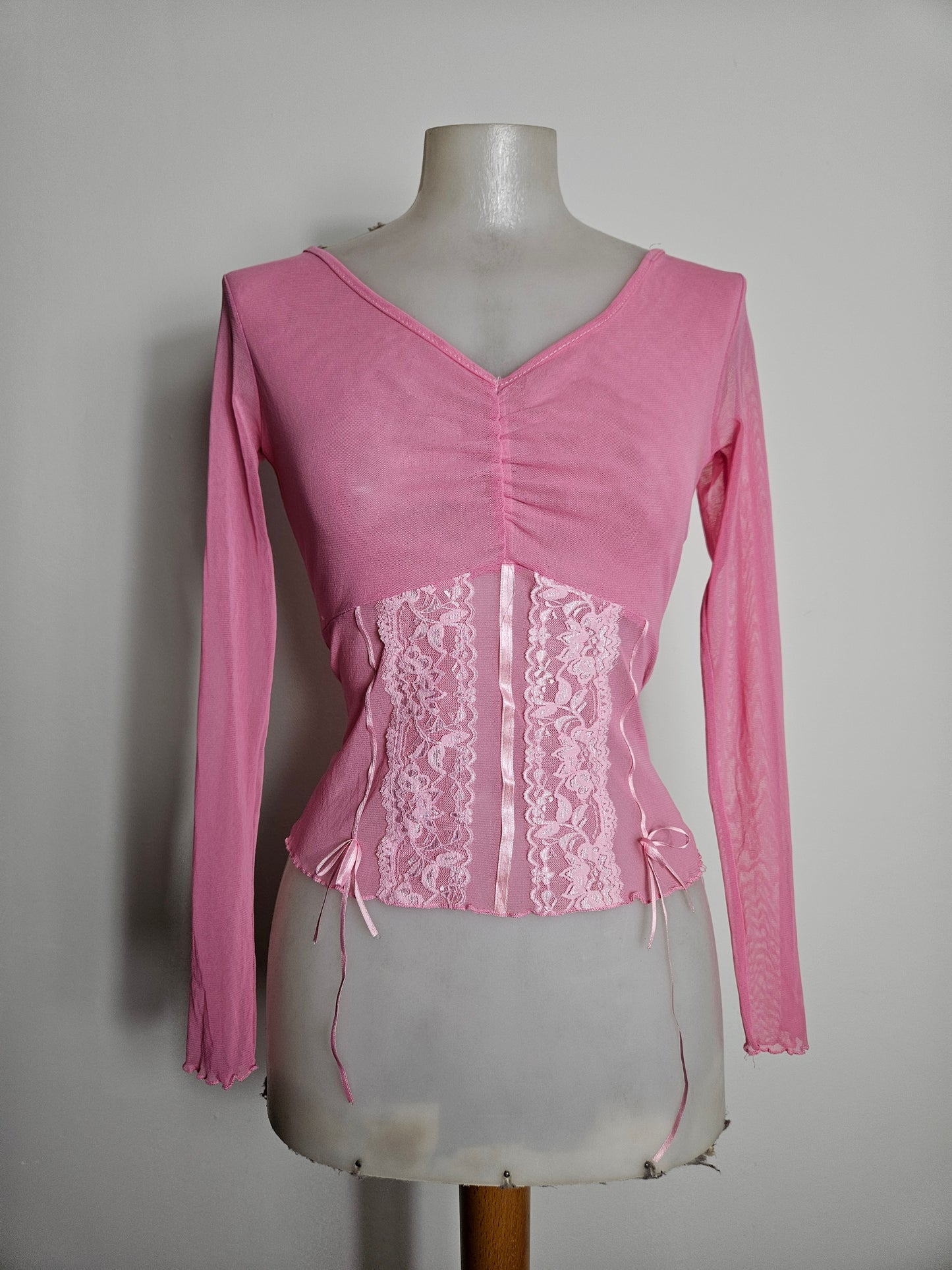 Haut en voile rose avec dentelle