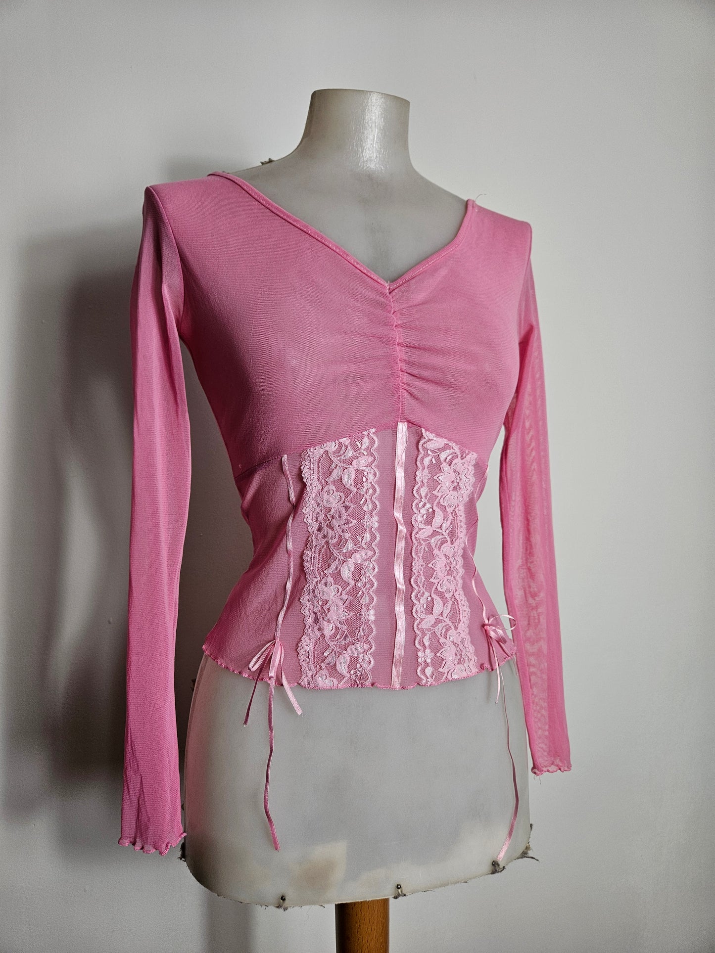 Haut en voile rose avec dentelle