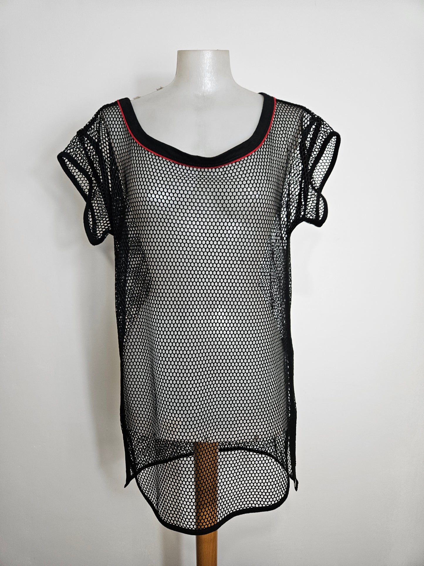 Haut long en résille cop copine