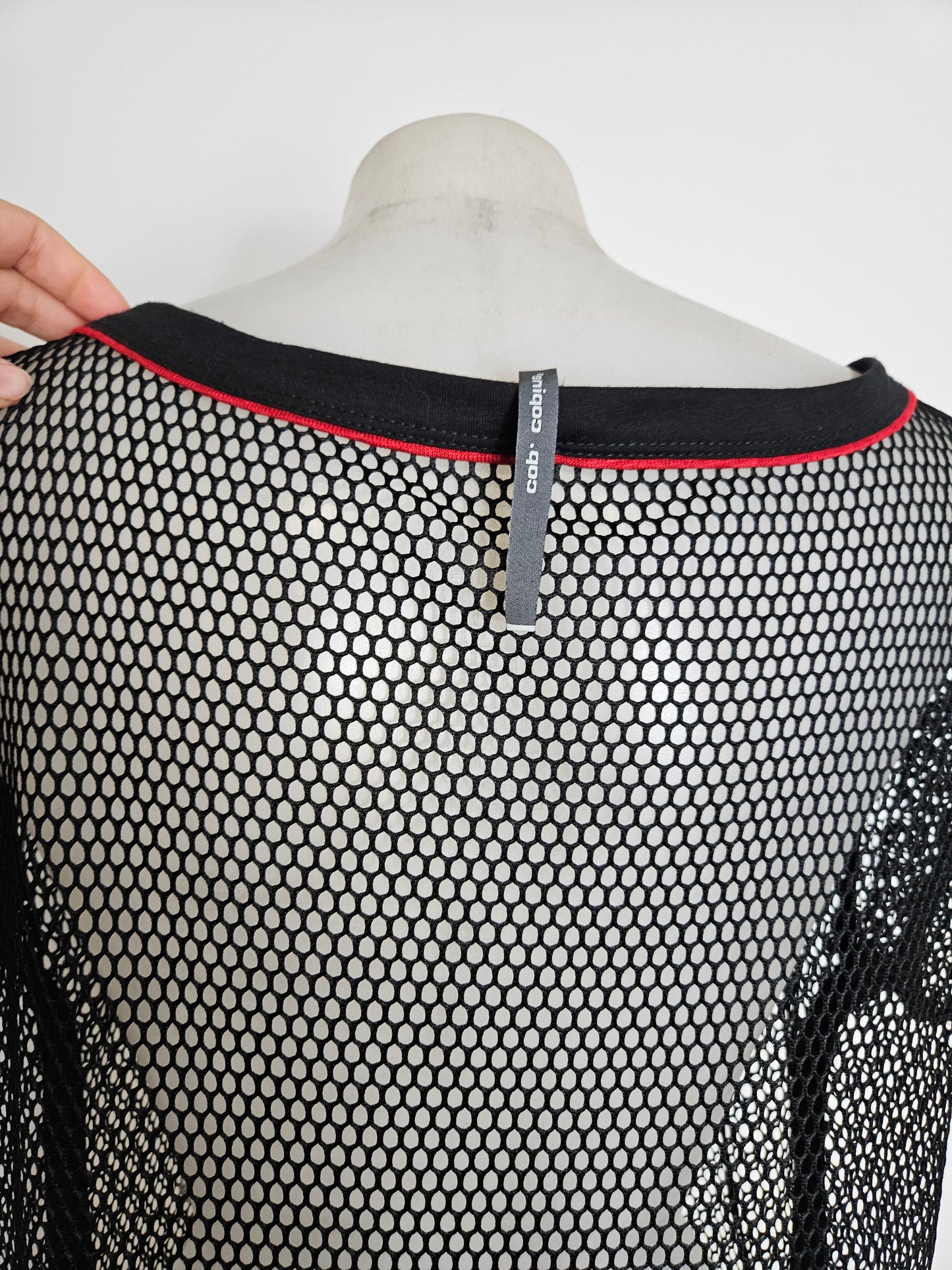 Haut long en résille cop copine