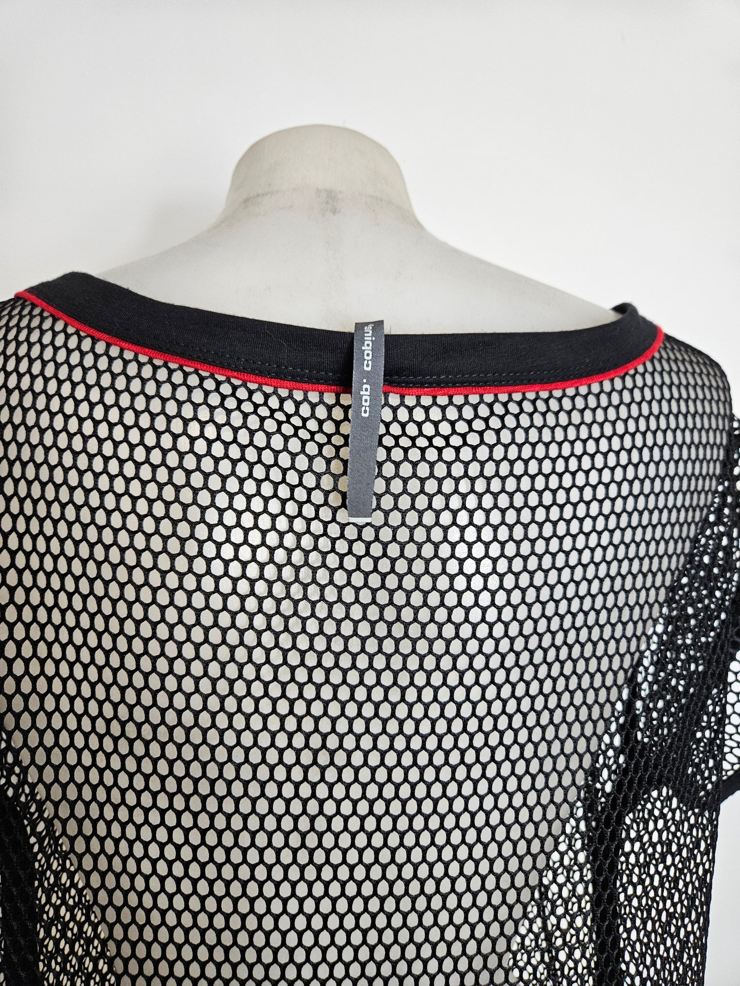 Haut long en résille cop copine