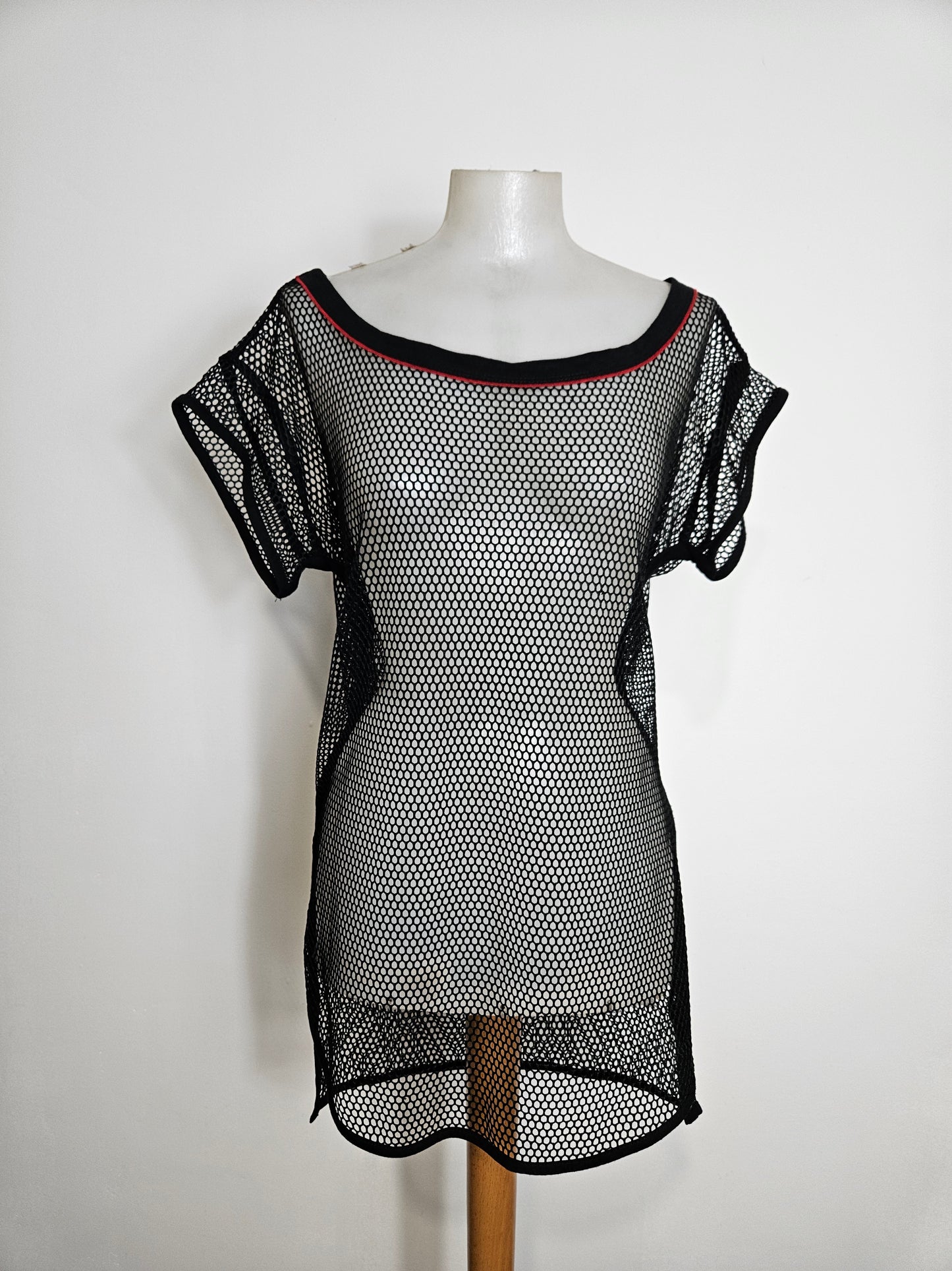 Haut long en résille cop copine