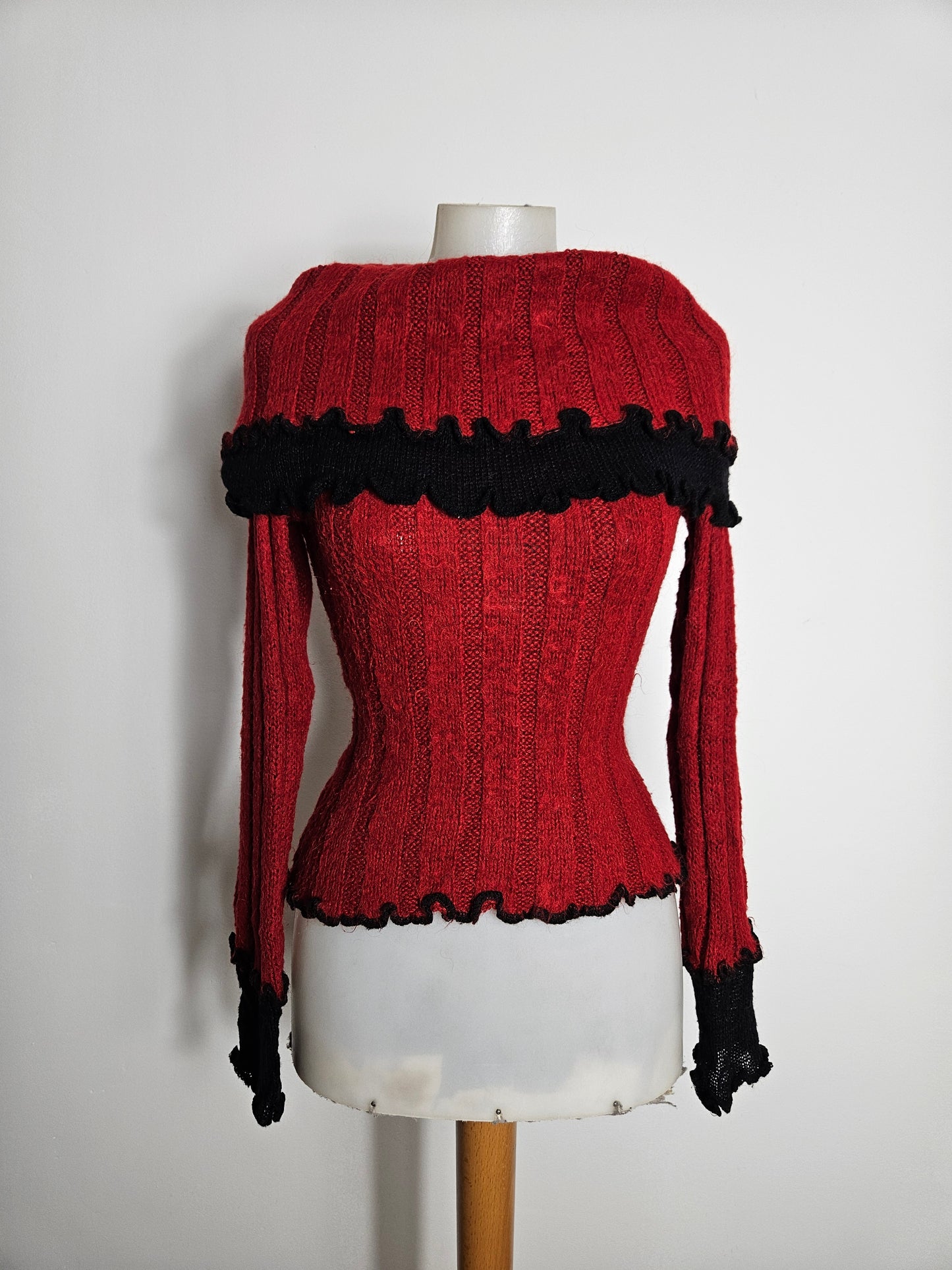 Pull en maille col maxi rouge et noir Zone Bleue