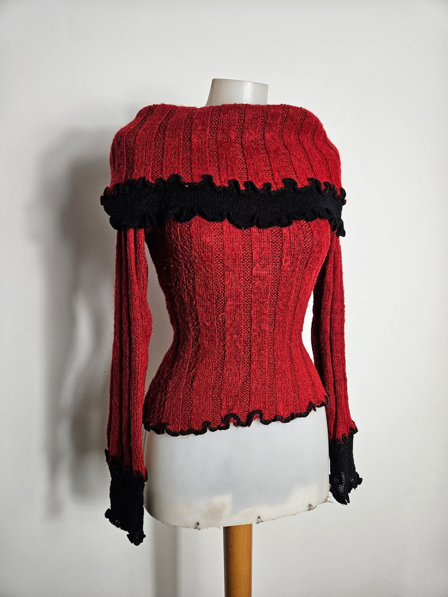 Pull en maille col maxi rouge et noir Zone Bleue