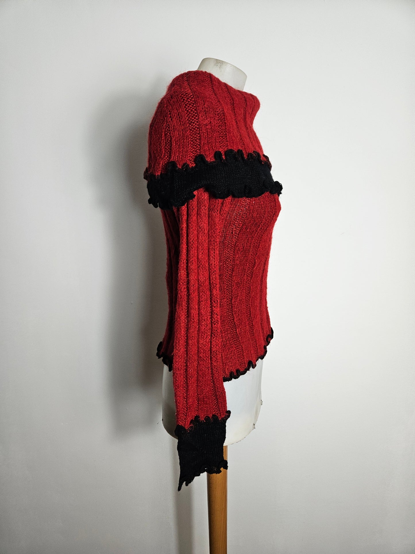 Pull en maille col maxi rouge et noir Zone Bleue