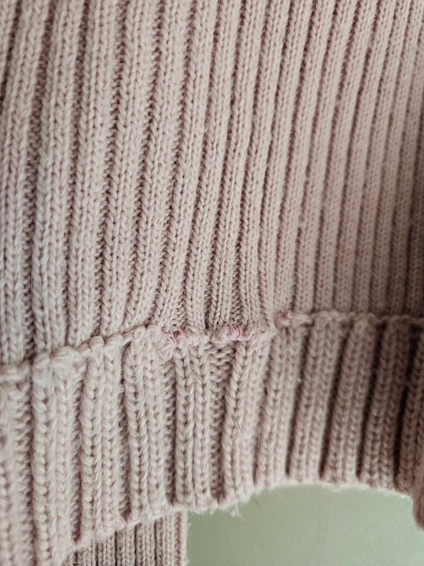 Pull côtelé rose à zip