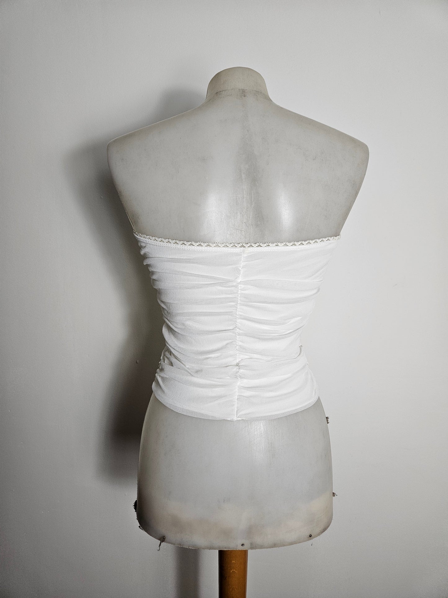 Haut strapless en voile plissé détails fleurs