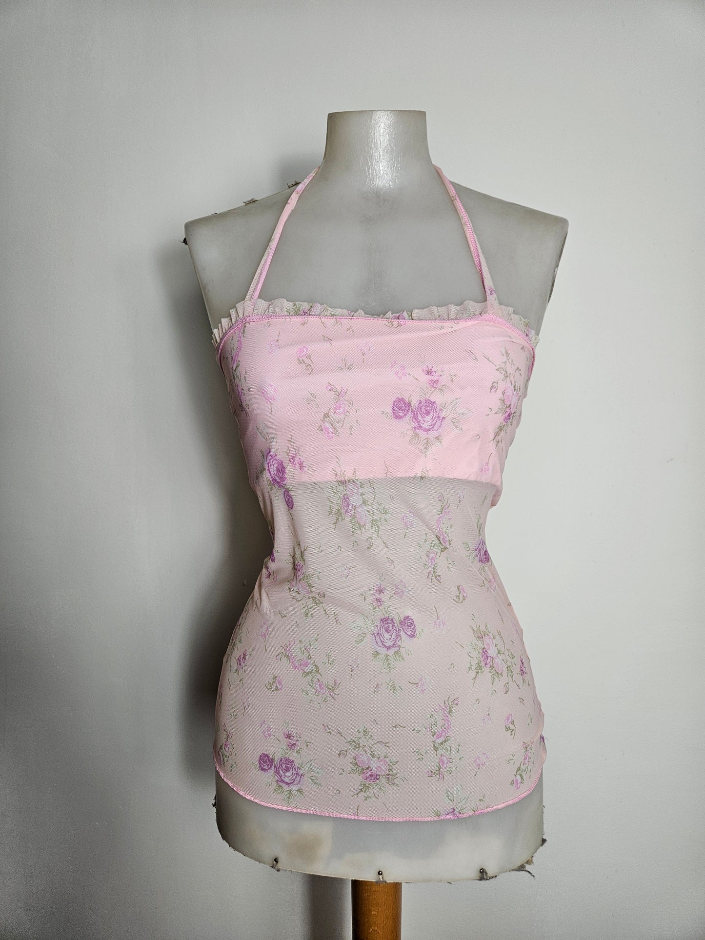 Haut dos nu en voile fleuri rose