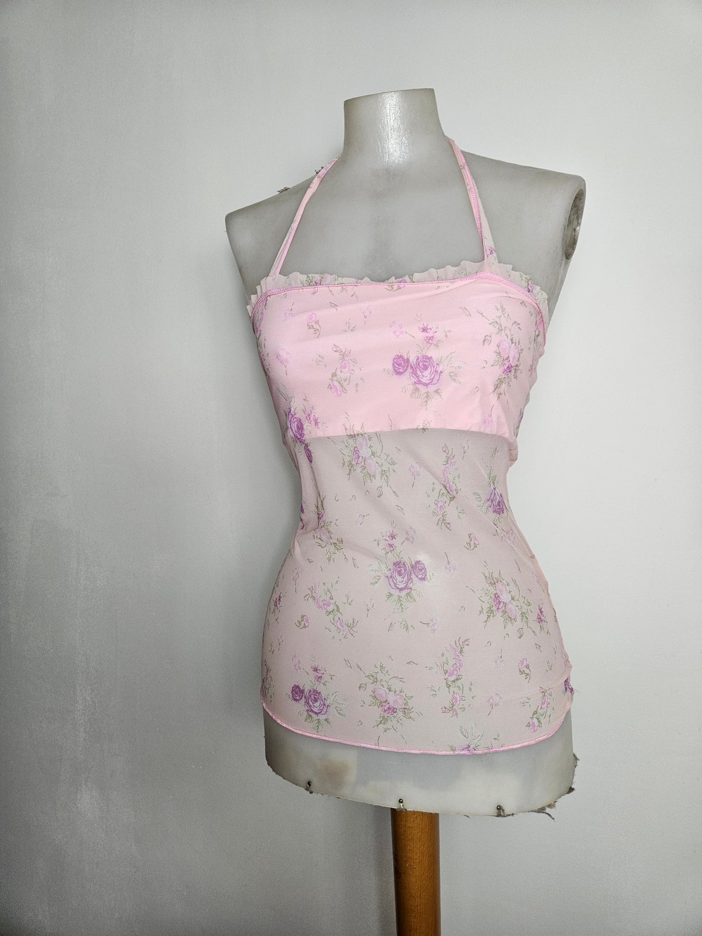 Haut dos nu en voile fleuri rose