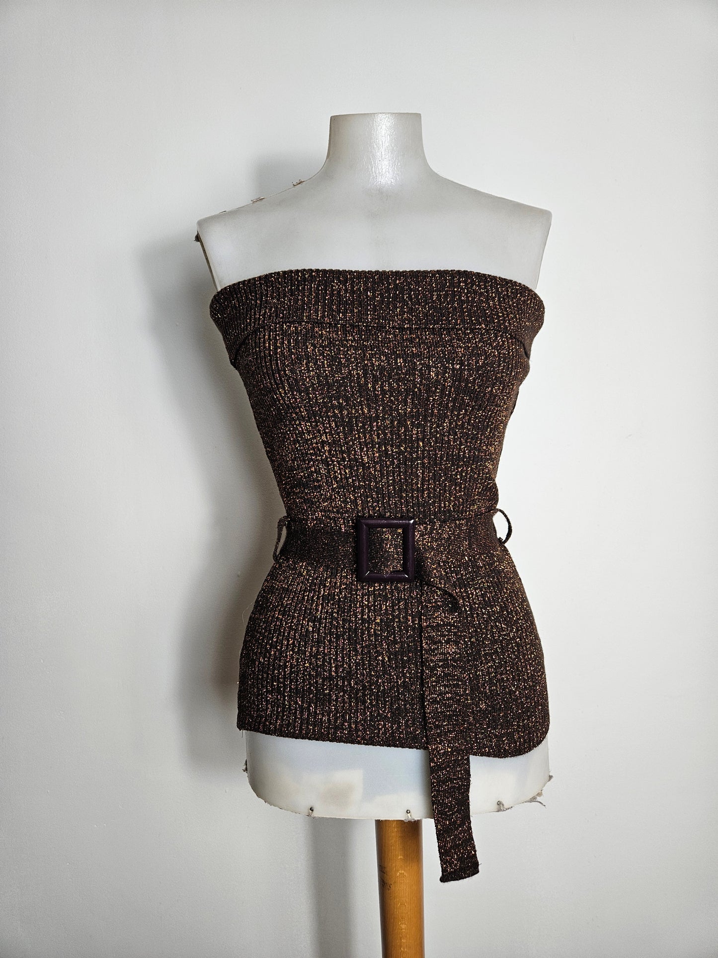 Haut strapless effet pull avec ceinture