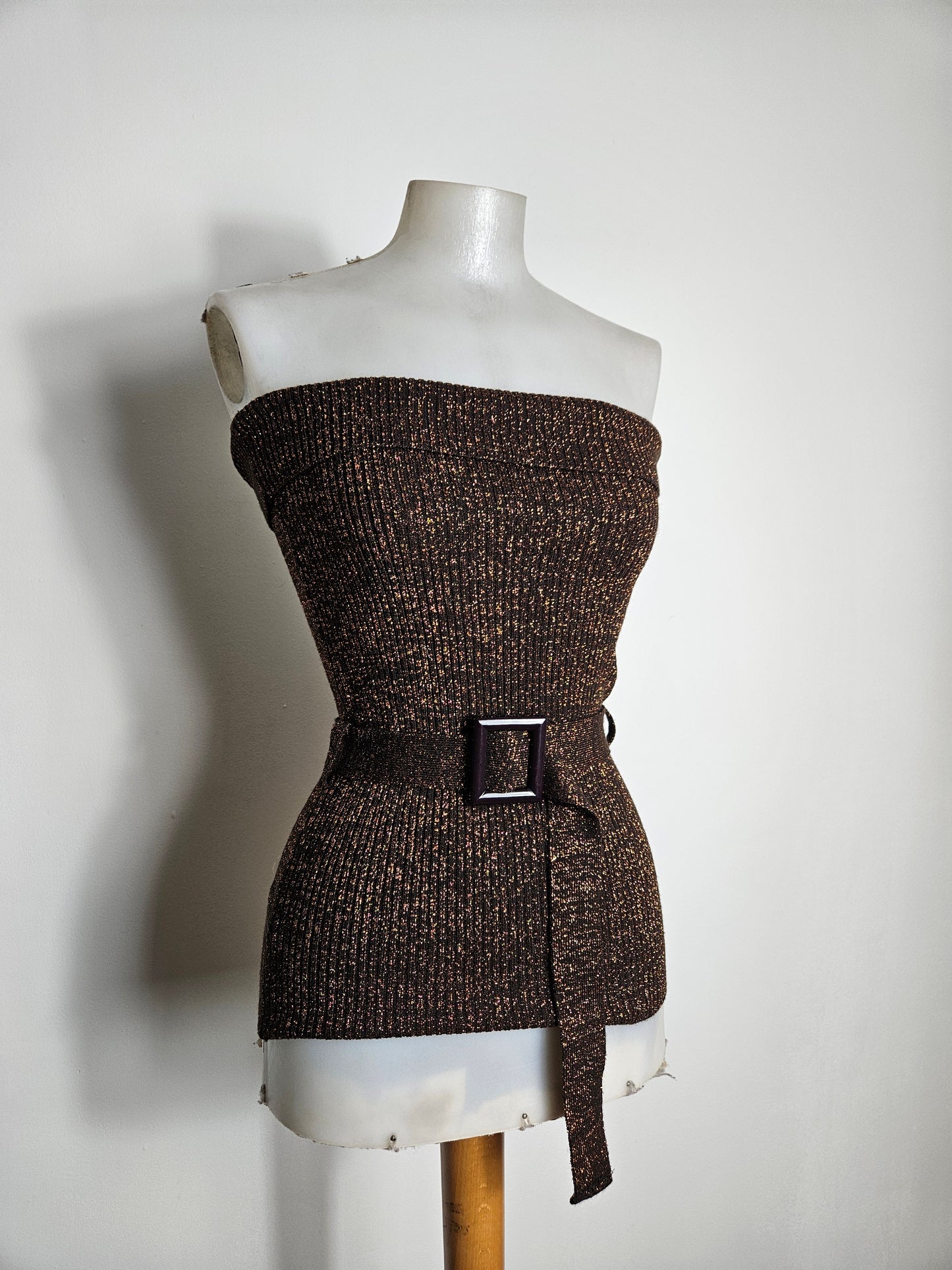 Haut strapless effet pull avec ceinture