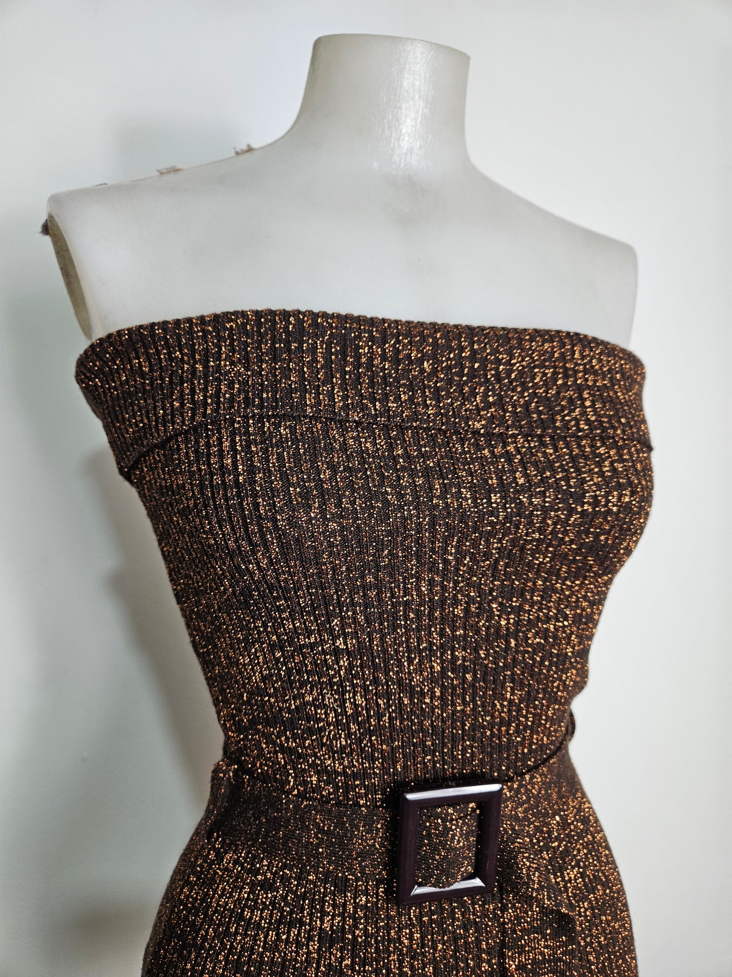 Haut strapless effet pull avec ceinture
