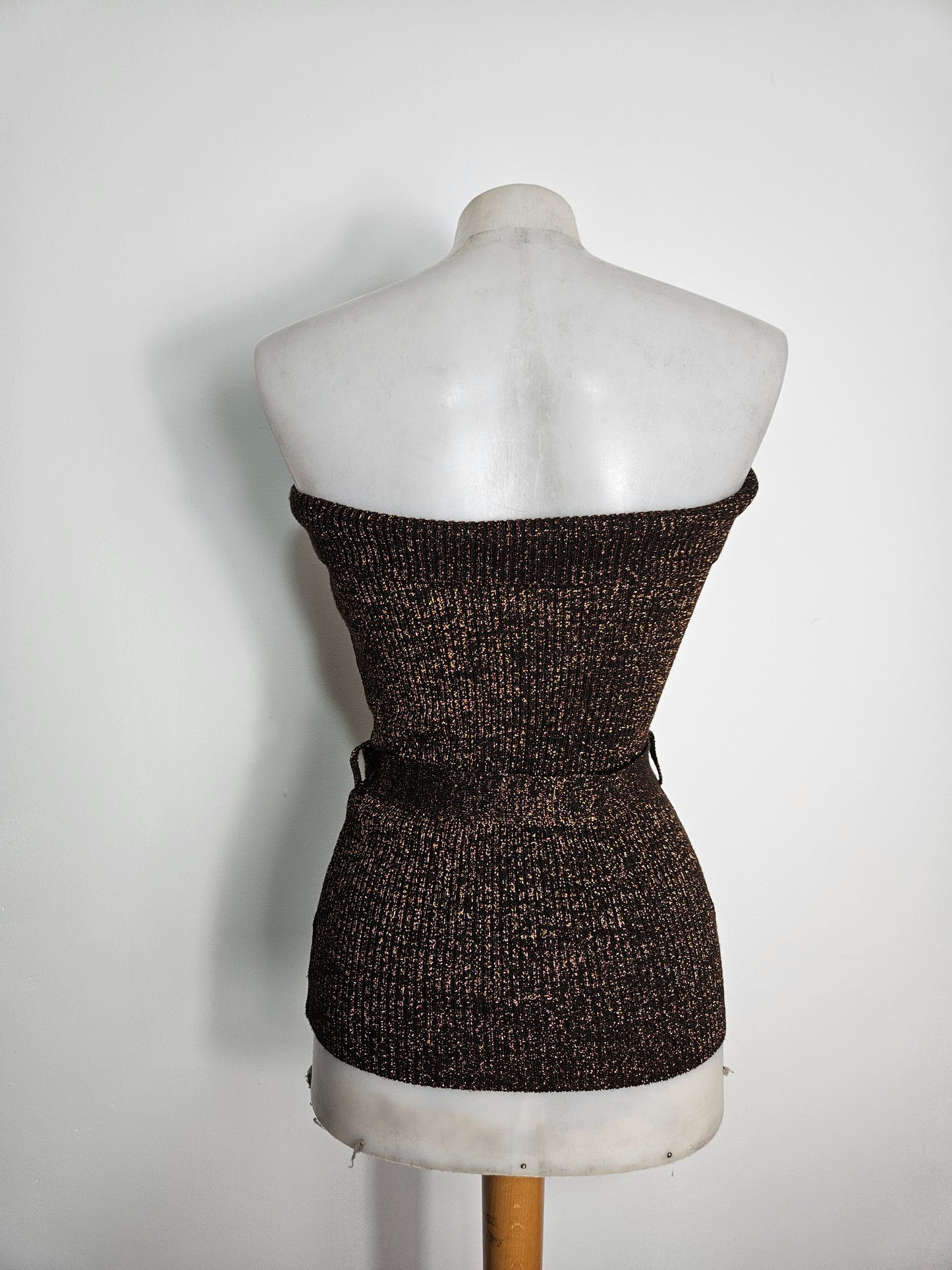 Haut strapless effet pull avec ceinture