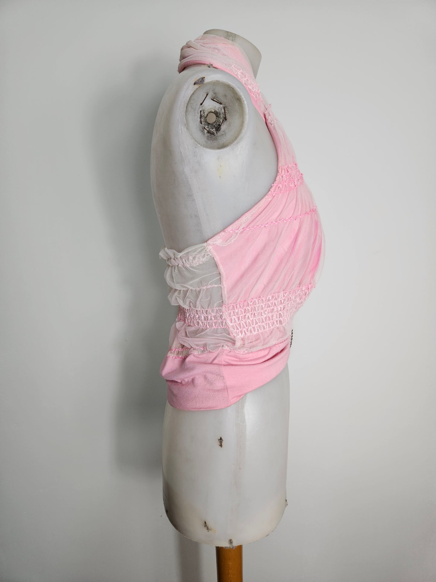 Haut dos nu échancré boucle en strass