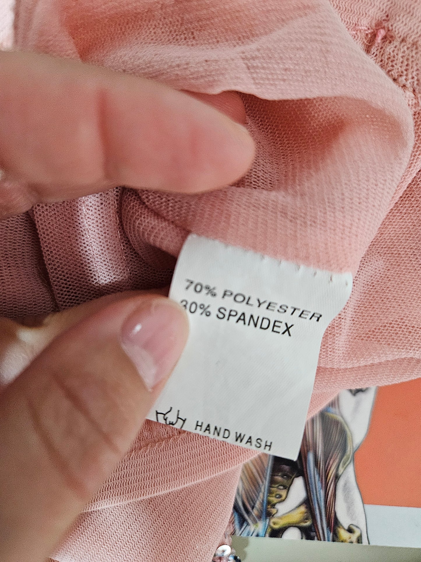 Dos nu en voile brodé de perles et sequins