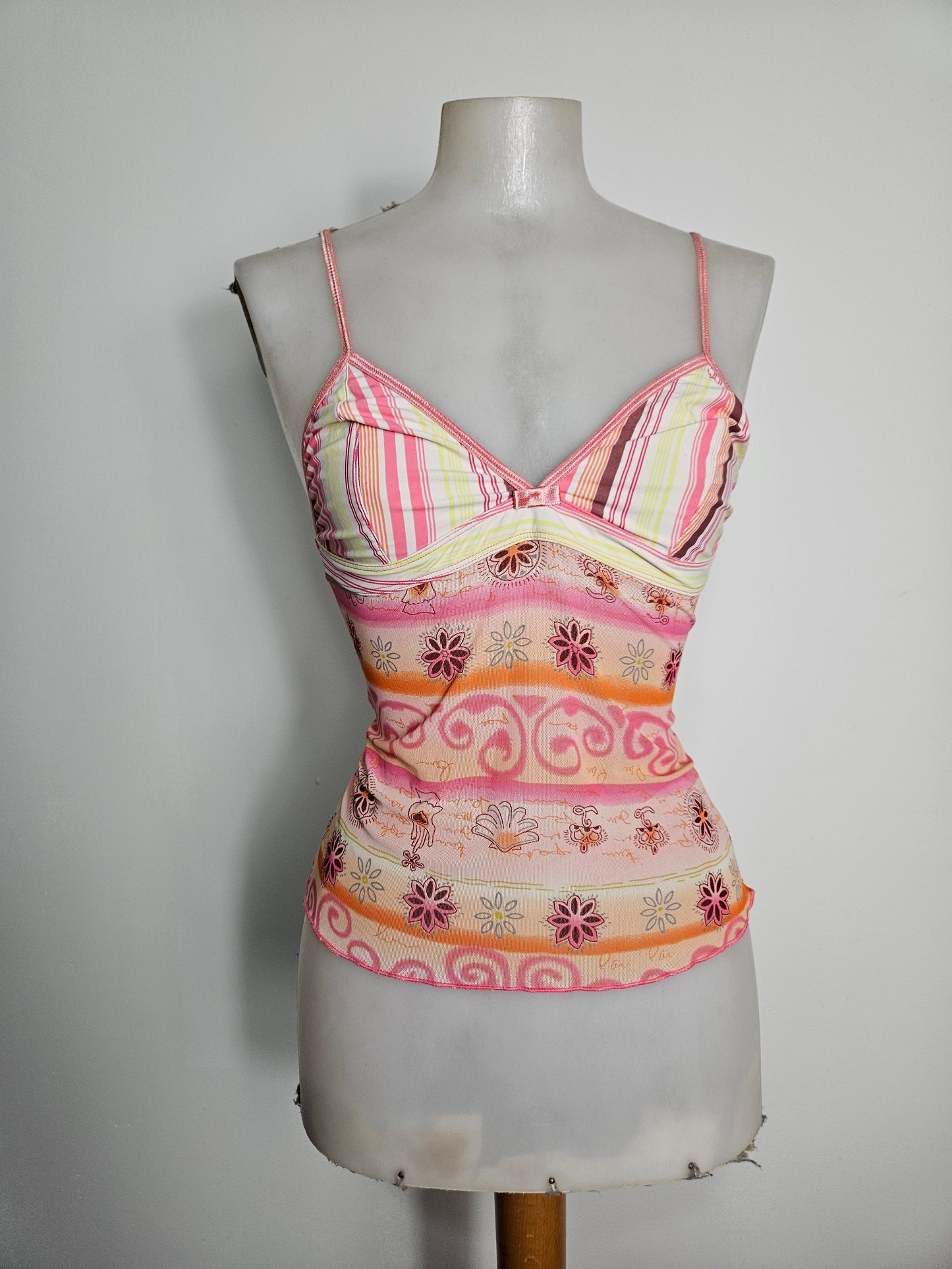 Haut en voile fleuri