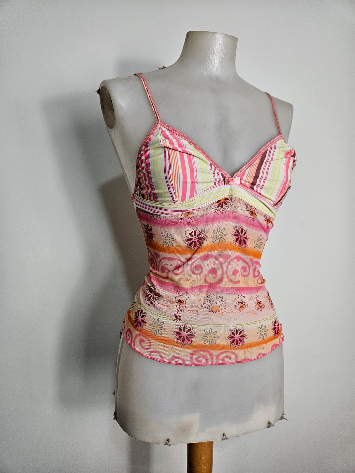 Haut en voile fleuri