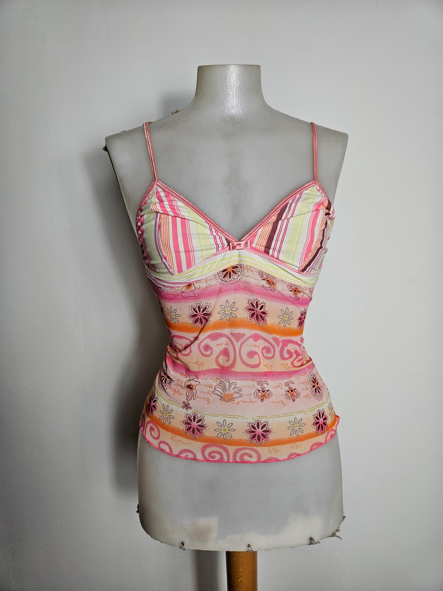 Haut en voile fleuri