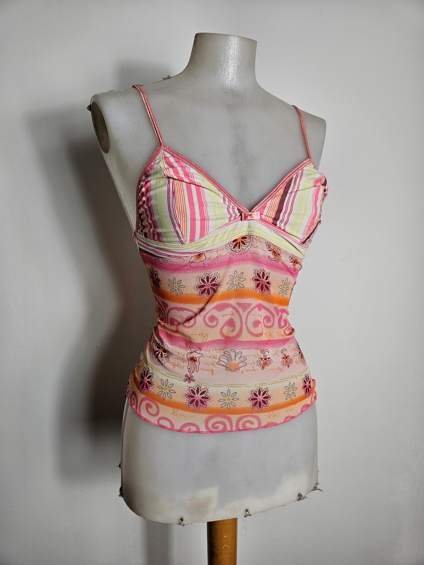 Haut en voile fleuri