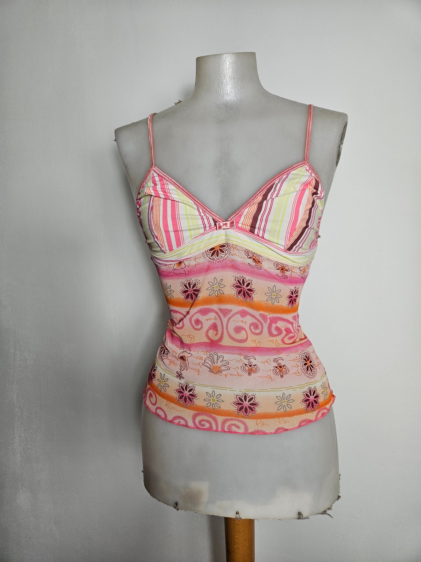 Haut en voile fleuri