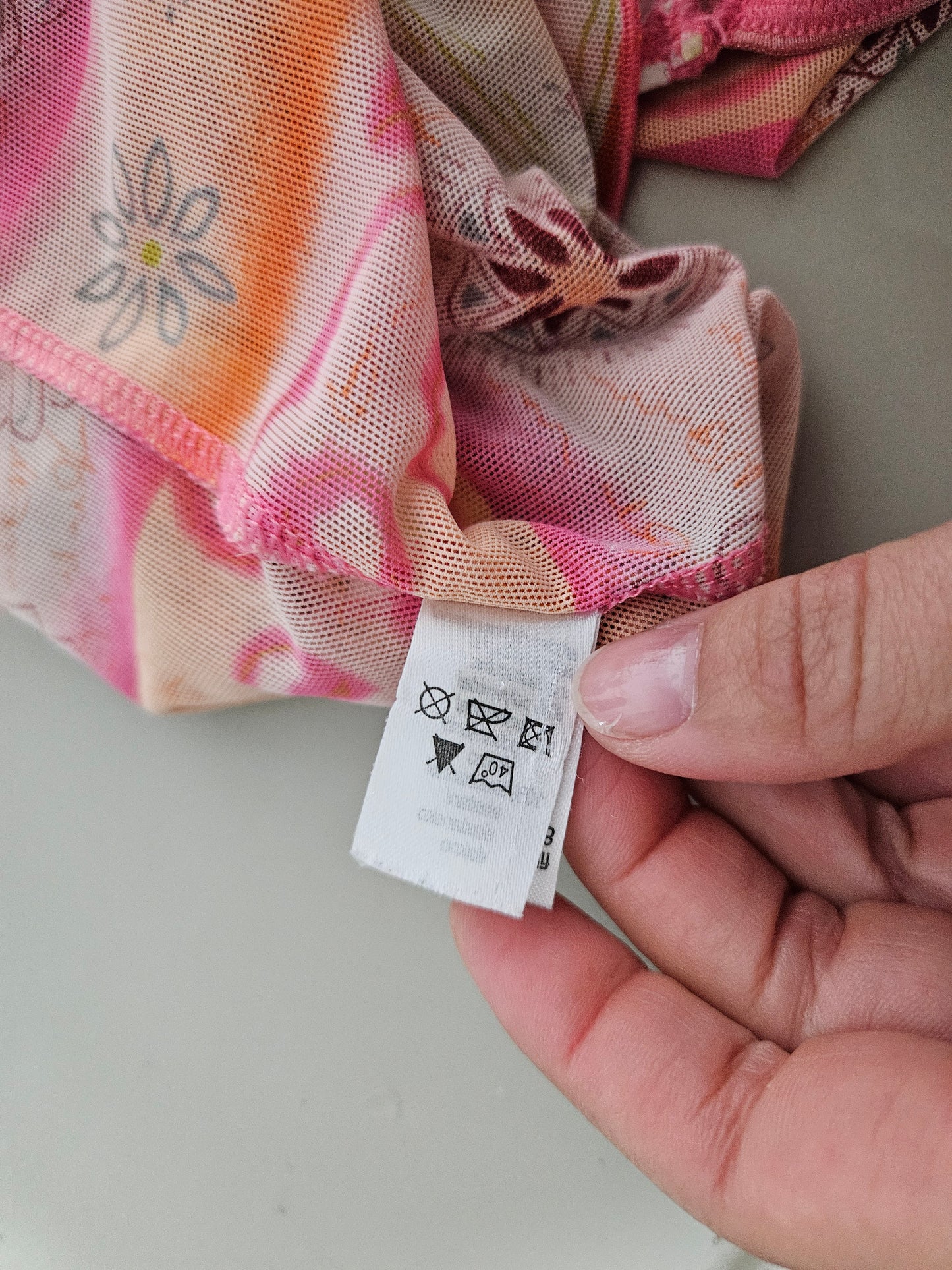 Haut en voile fleuri