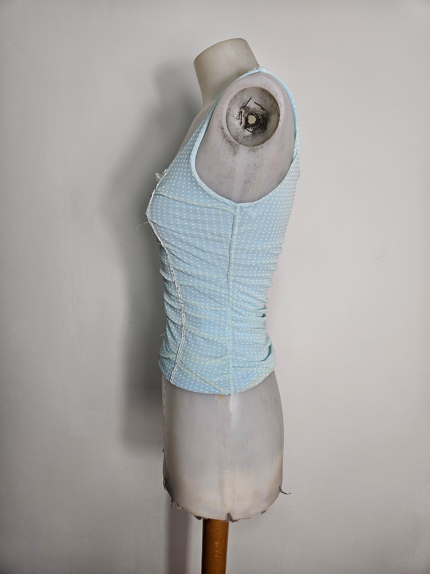 Haut en voile plissé à pois